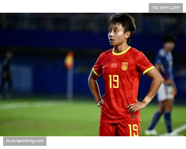 中国女足张琳艳边路突破制造威胁 小个子球员技术特点鲜明